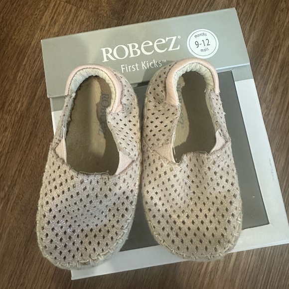 Robeez size 9-12 month girls - Picture 3 of 4